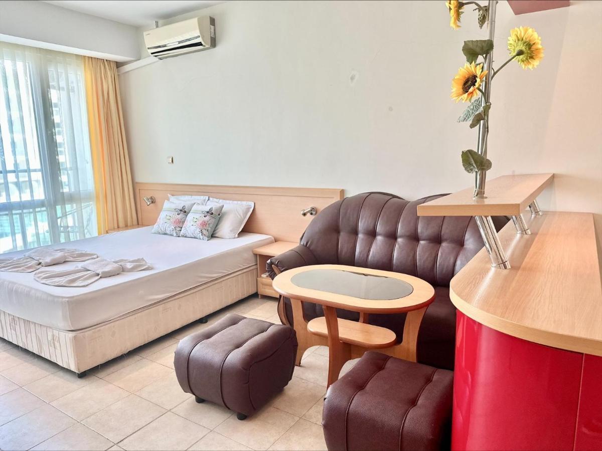Menada Miramar Palace Daire *