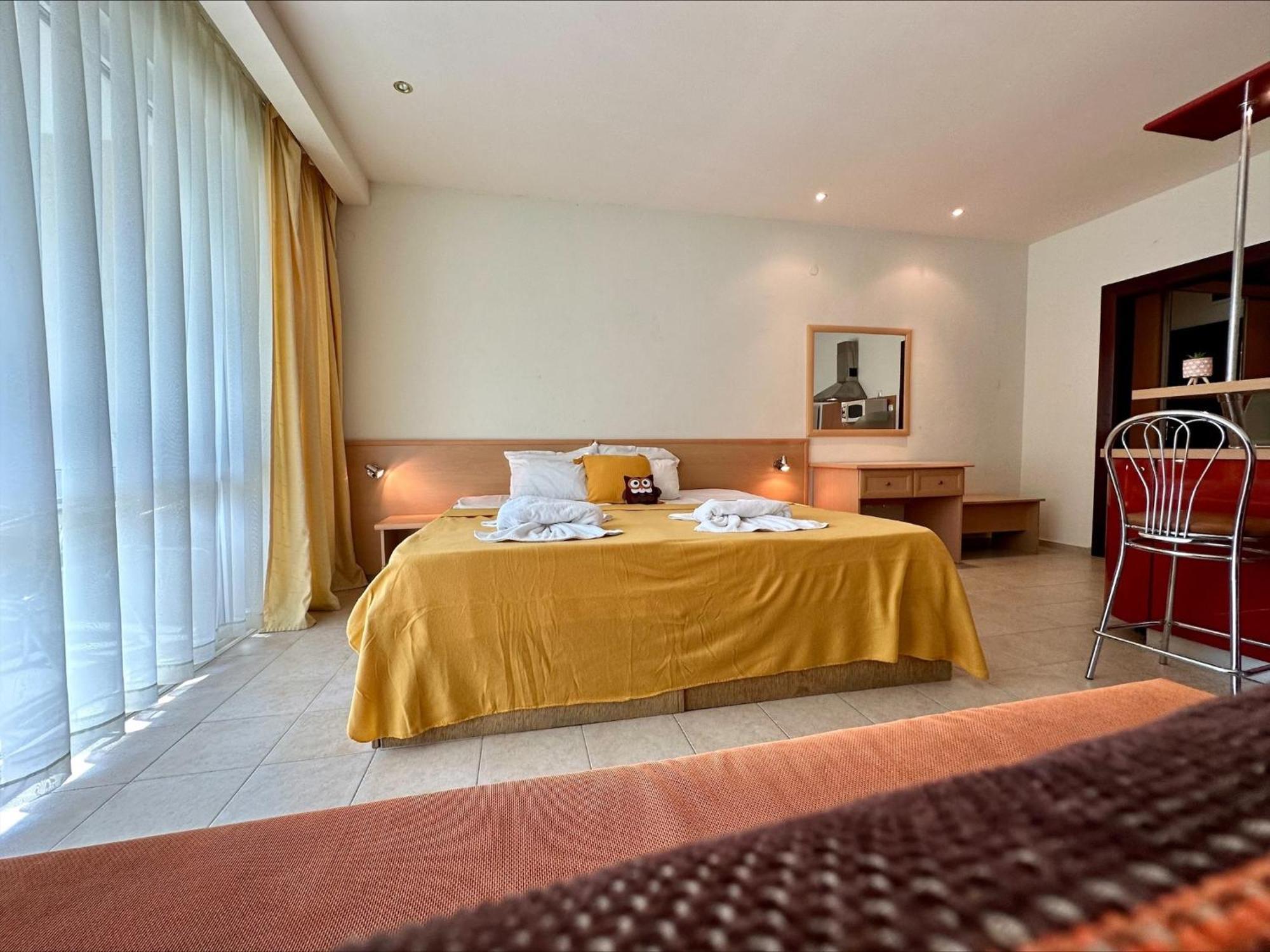 Menada Miramar Palace *